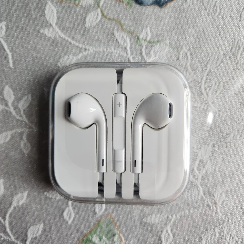 Apple earpods